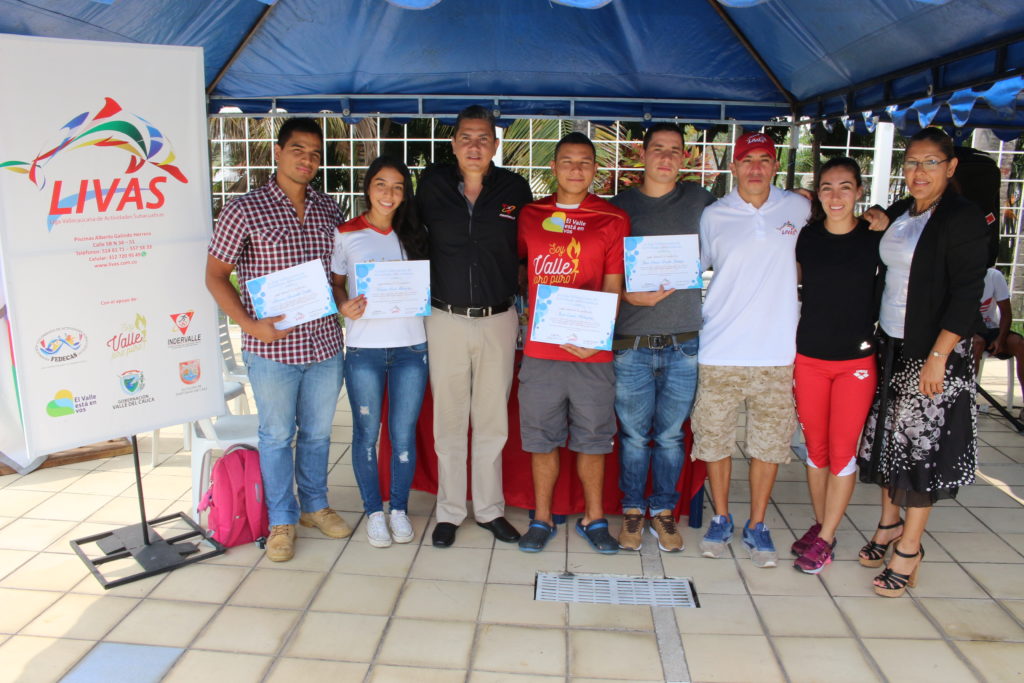 Nadadores vallecaucanos recibieron merecido homenaje